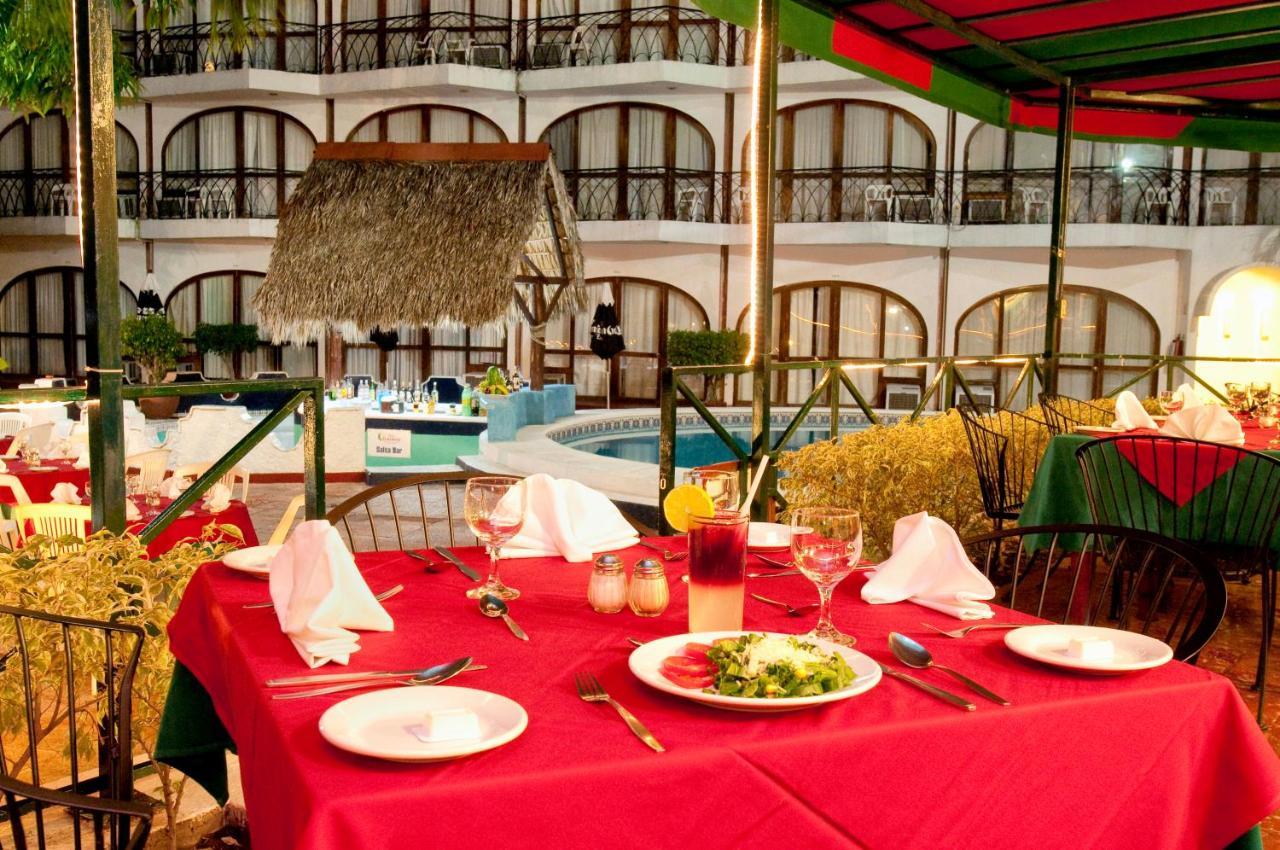 Real Bananas All Inclusive Acapulco Exterior photo